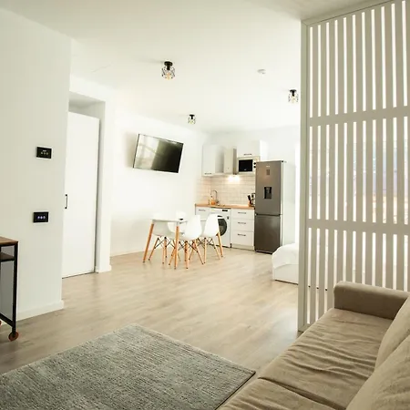 Cozy 4 People With Parking Apartment